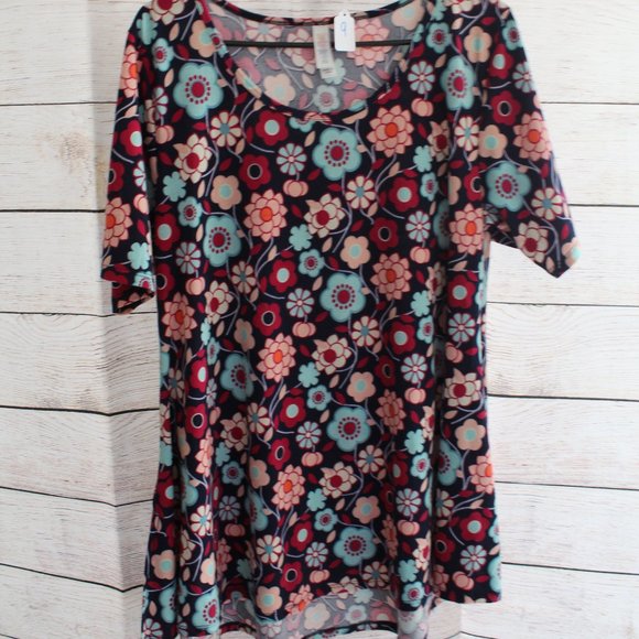 LuLaRoe Perfect-T - Picture 1 of 2
